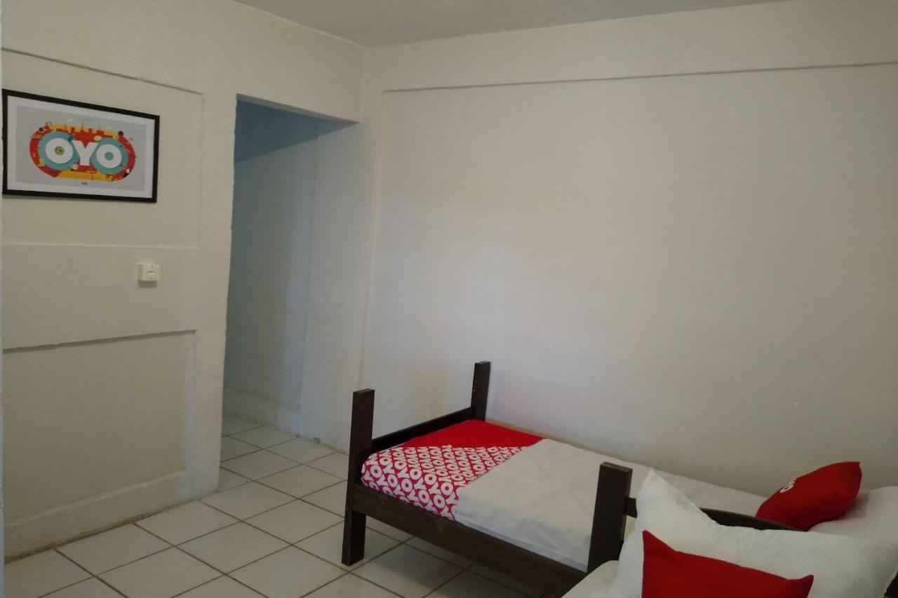 Quarto Quíntuplo (5 Camas de Solteiro)